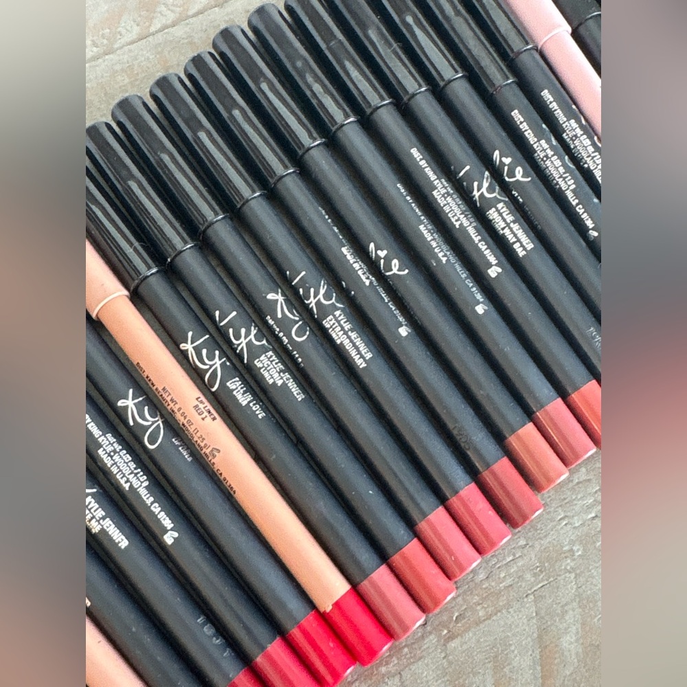 Kylie Cosmetics/KKW Beauty Lip Liner Collection (50!!) - Picture 3 of 8
